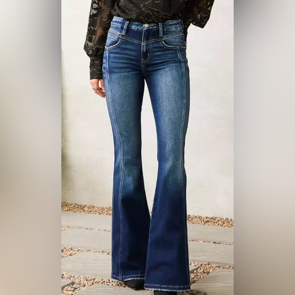 NWOT 31 - 36” tall KanCan Signature High Rise Flare Stretch Jean Plus Buckle